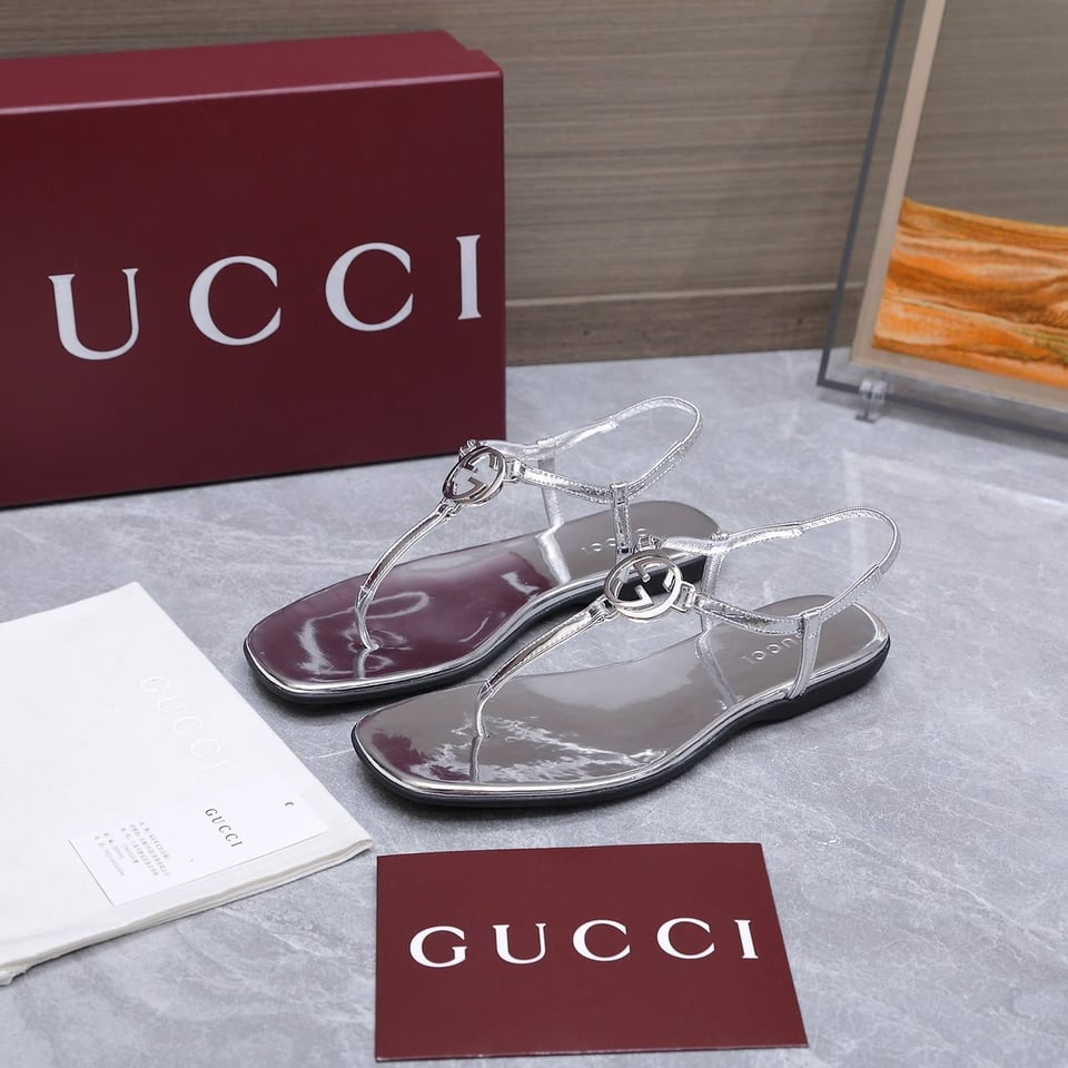 Gucci Thong Sandal With Interlocking G Metallic Silver Leather ‎874699 For Women view 5