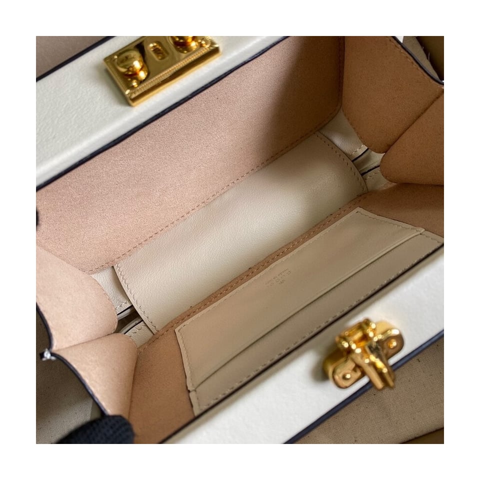 Gucci Interlocking G Mini Bag in White Leather view 10