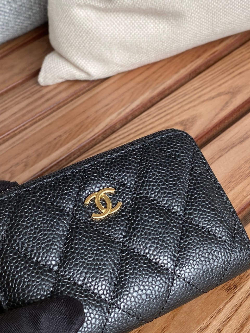 Chanel Zipped Wallet 7.5Cm Black Caviar Gold Hardware view 5