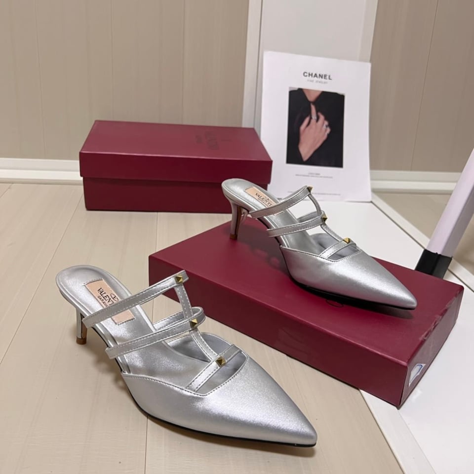 Valentino Garavani Rockstud Wispy Mule In Calfskin Silver view 7