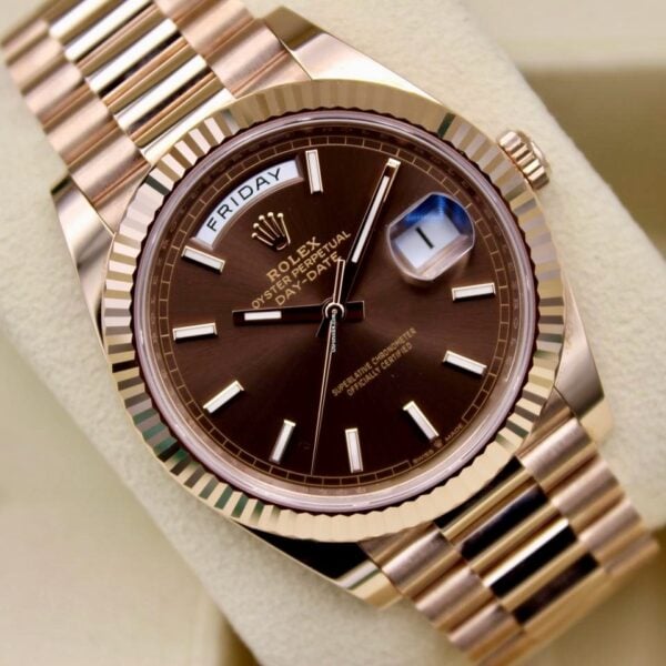 [Superclone] Rolex Day-Date 40mm Chocolate Dial Everose President 228235 view 2