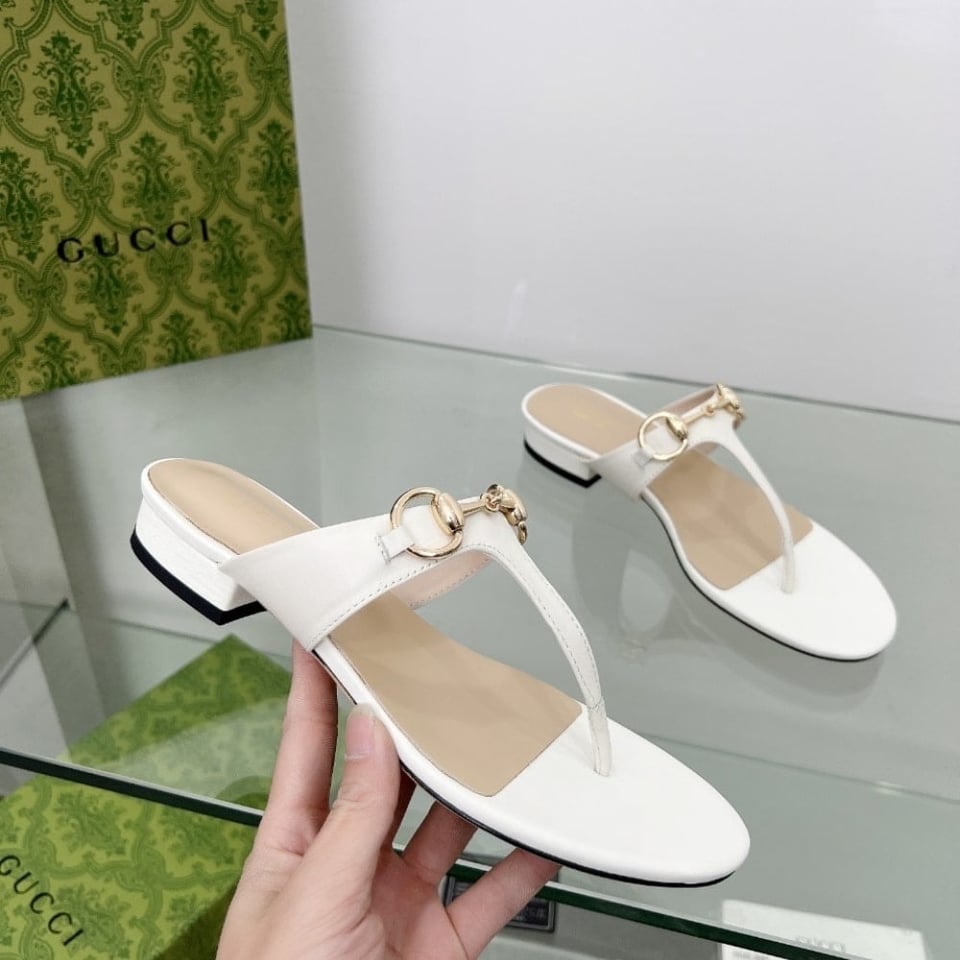 Gucci Women’S Thong Sandal With Horsebit Ivory 816590 C9D00 9540 view 4