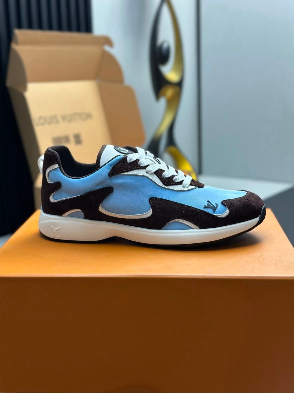 Louis Vuitton Drop 300 Sneakers Blue Brown Nylon 1AKP2L view 4