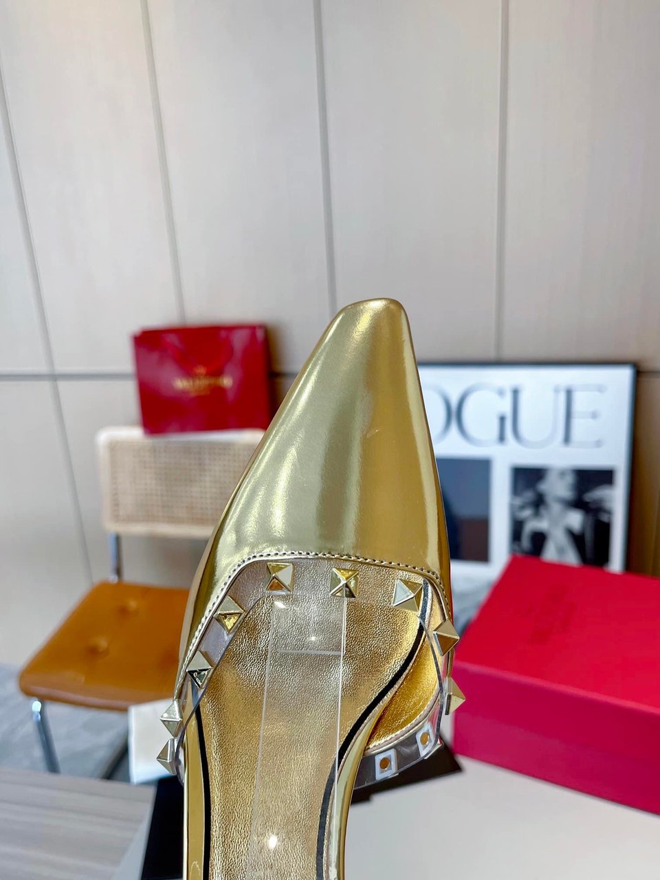Valentino Garavani Rockstud Couture Pumps Gold view 4