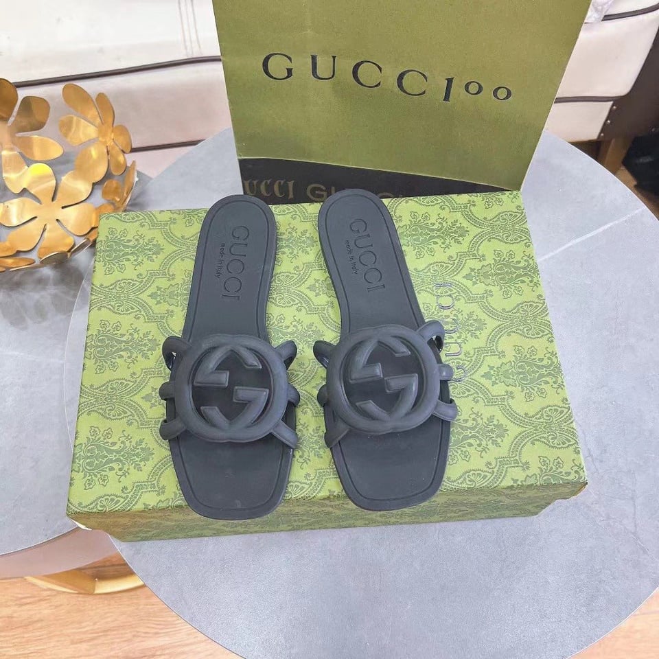 Gucci Women’S Interlocking G Slide Sandal Black ?780307 J8700 1000 view 3