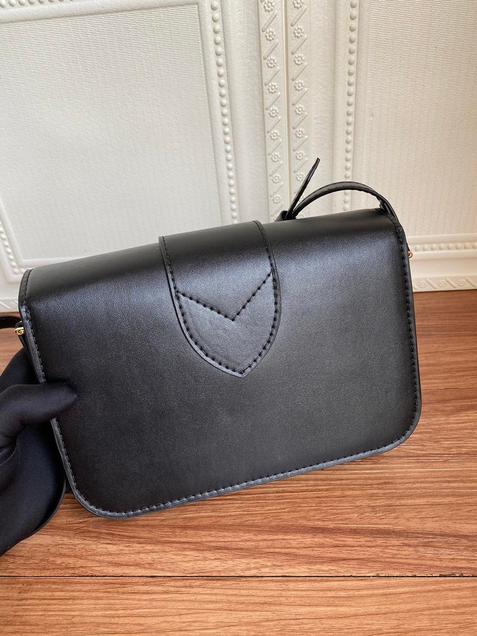 Louis Vuitton Pont 9 23Cm view 3