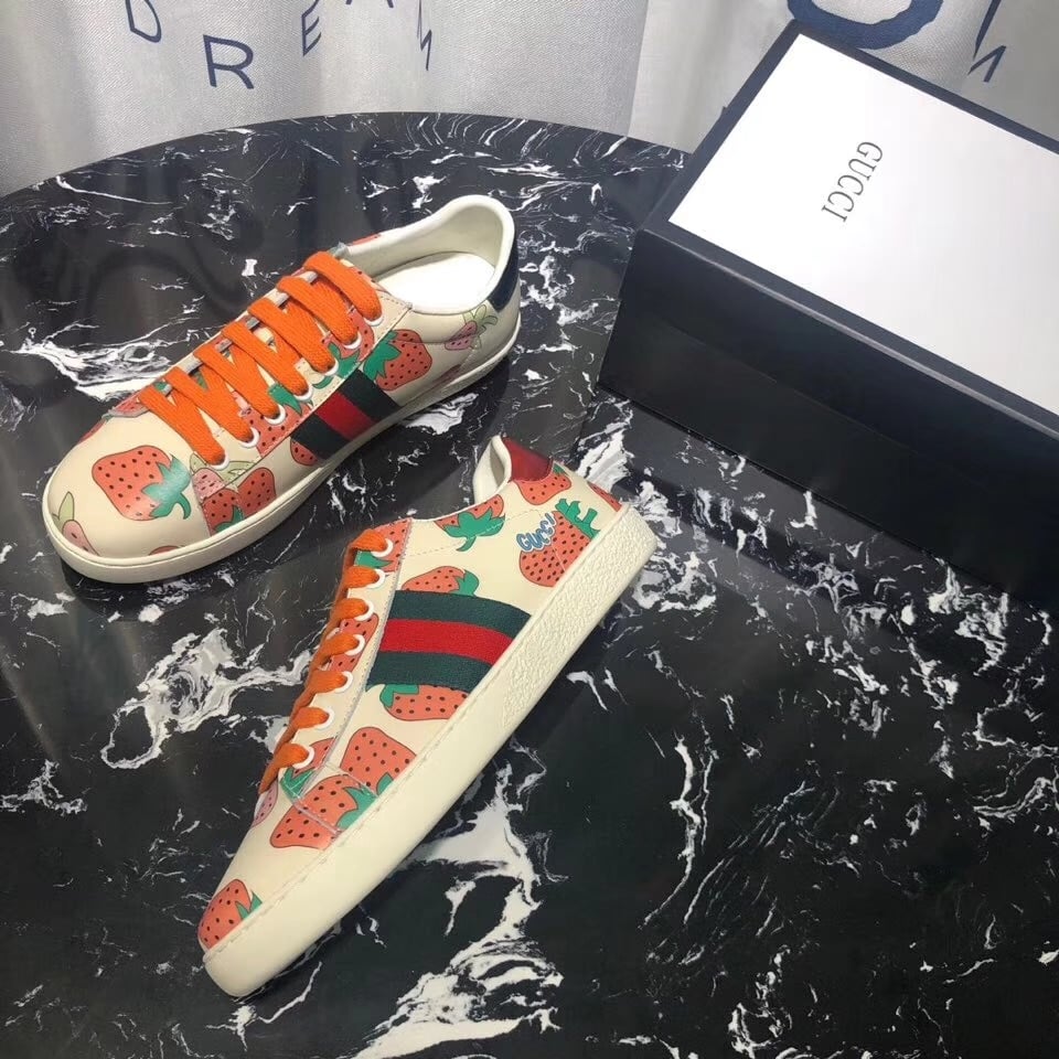Gucci Ace Leather Sneaker With Strawberry Print 387993 08L30 9262 view 5