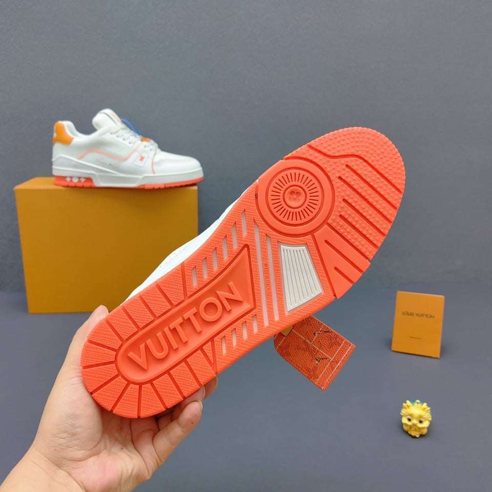 Louis Vuitton Trainer Sneakers Orange Calfskin With Grain 1AKRBI view 9