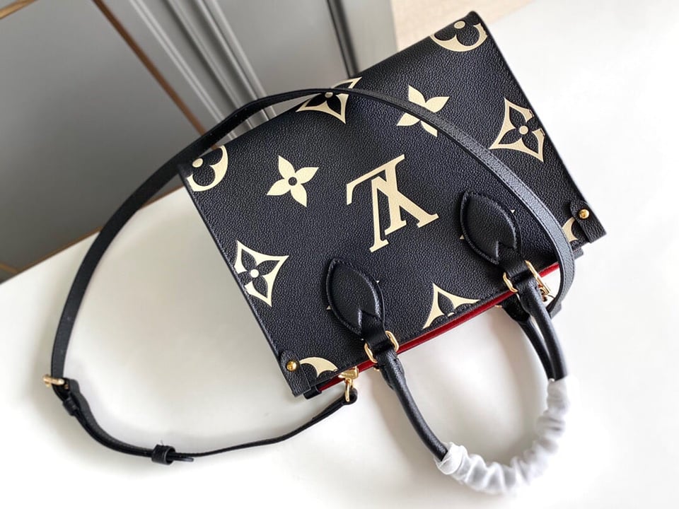 Louis Vuitton Sac À Main On The Go Pm Noir Beige M45659 25cm view 7