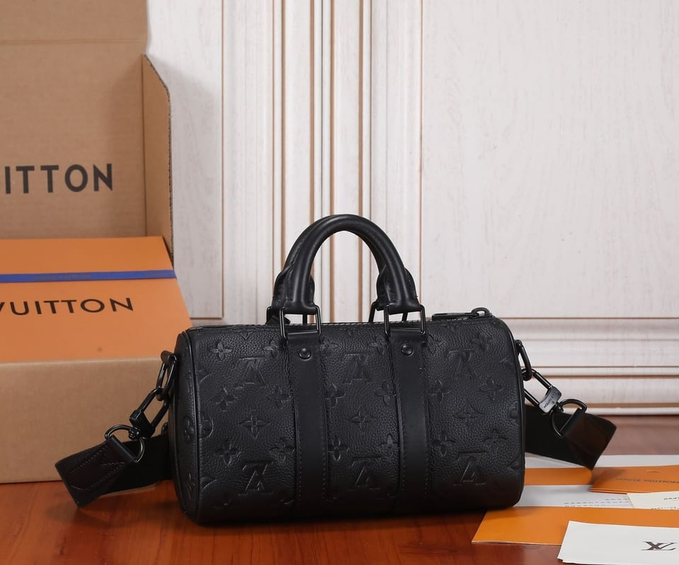 Louis Vuitton Keepall Bandoulière Bag 25cm/9.8in Black Taurillon Cowhide M20900 view 10