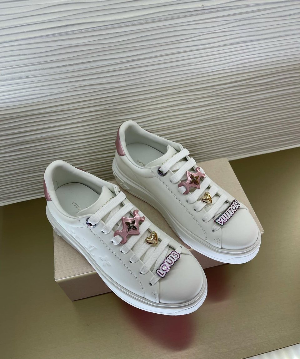 Louis Vuitton Time Out Sneakerk Light Pink 1Aadn9 view 3