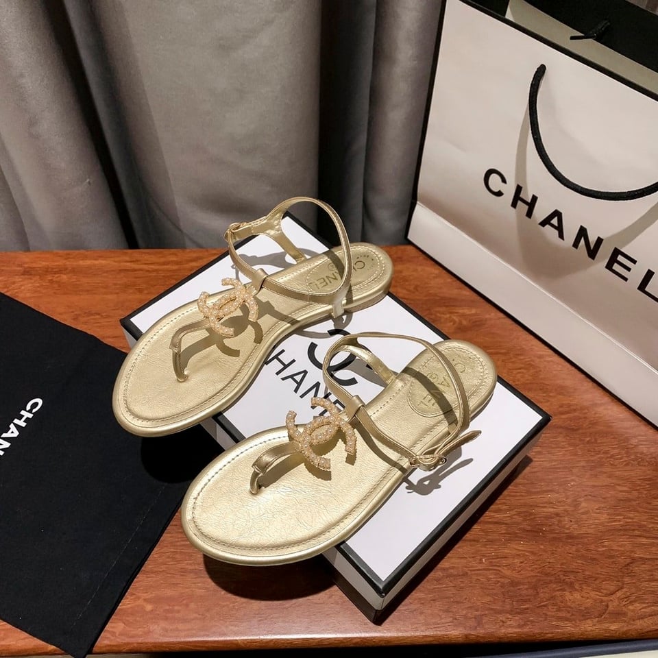 Chanel Gold Pearl Cc Logo Thong Sandals Golden view 4