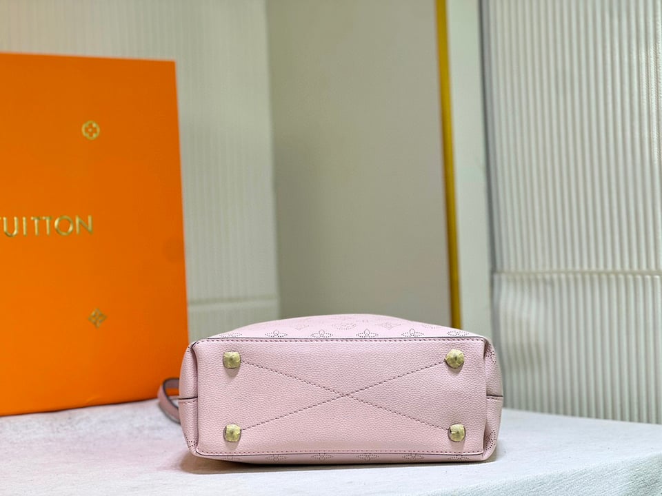 Louis Vuitton Why Knot Pm Light Pink 34Cm M20703 view 6