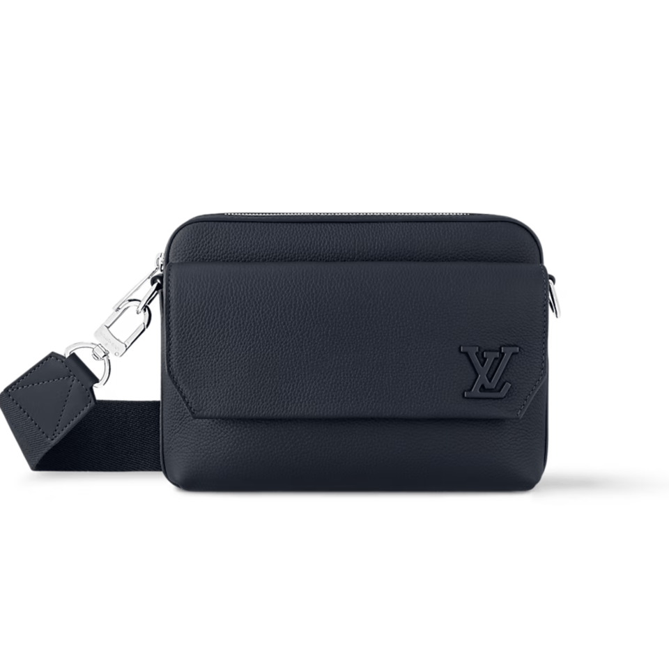 Louis Vuitton Navy Blue Fastline Messenger For Men 24cm M11600 view 2