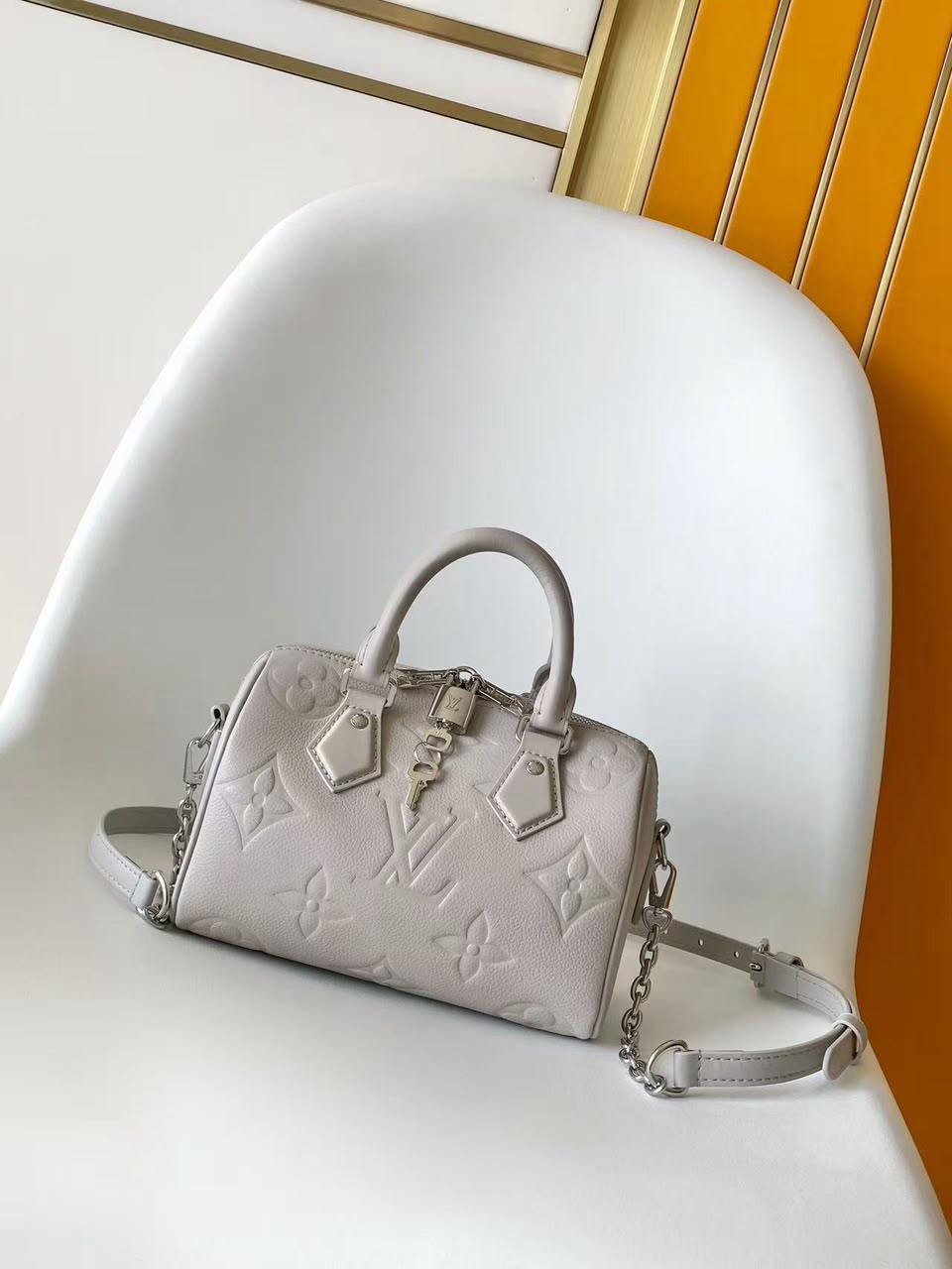 Louis Vuitton Speedy 20 Bag Brume Grey 16cm M28343 view 2