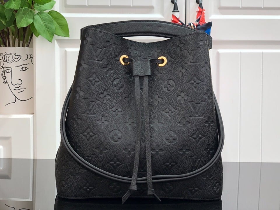 Louis Vuitton N Ono Mm Bucket 26Cm Black M45256 view 5