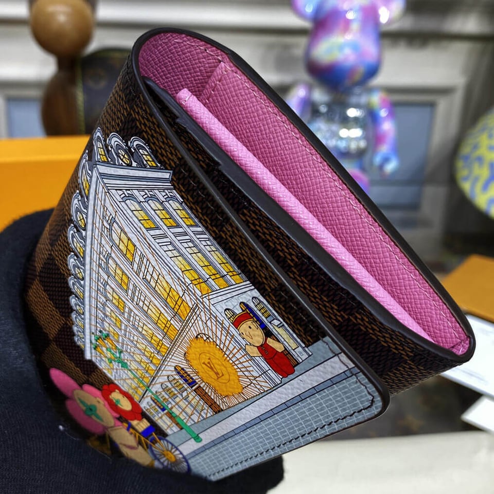 Louis Vuitton Christmas Animation 2022 Sarah Wallet Pink view 6