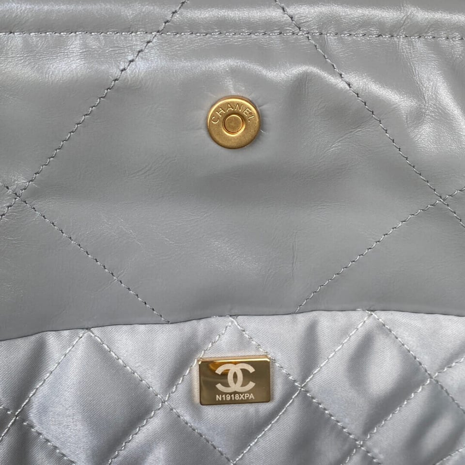 Chanel 22 Small Handbag Shiny Calfskin Grey With logo Gold view 10