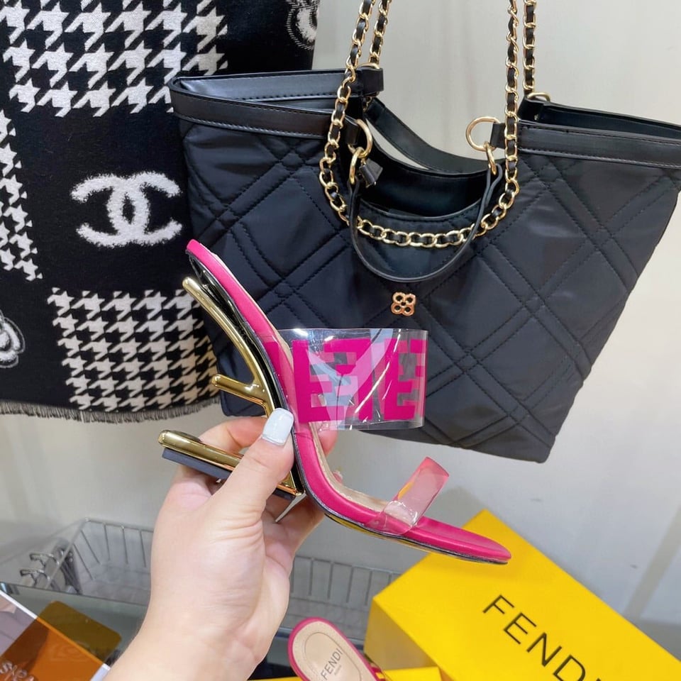 Fendi First Ff Transparent Plastic Handle Pink view 9