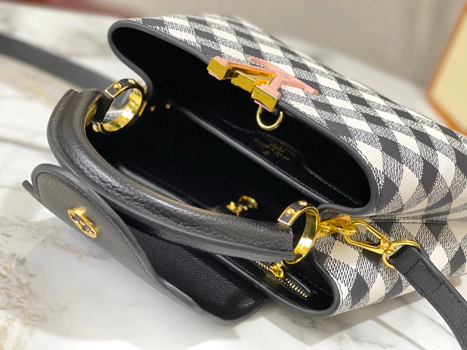 Louis Vuitton Capucines Black 27Cm M20716 view 10