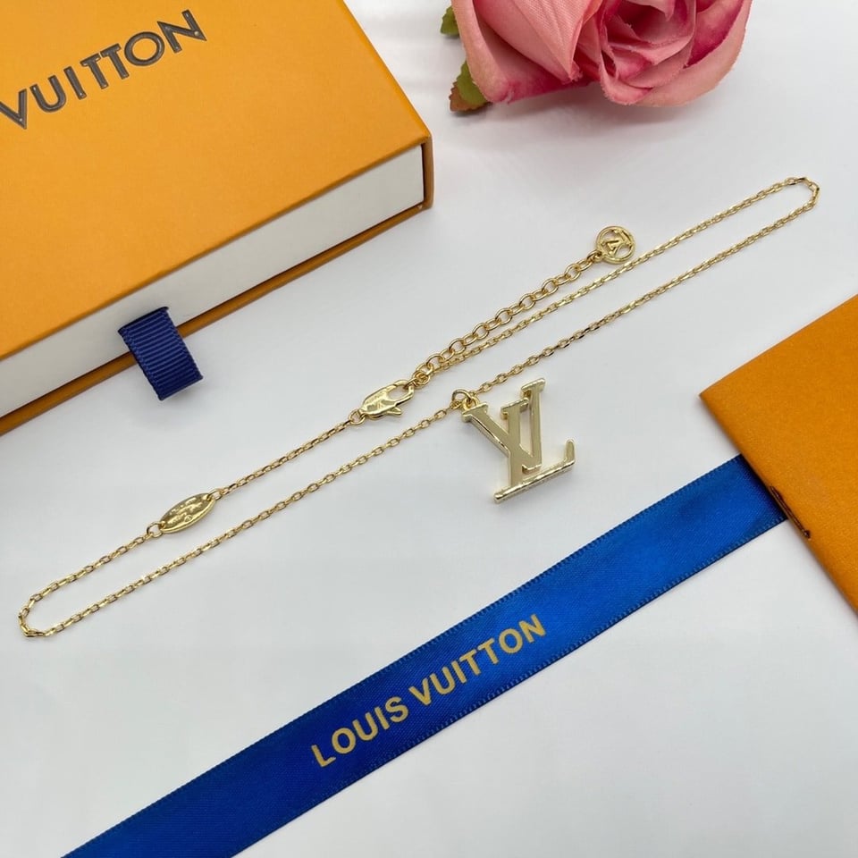 Louis Vuitton Gold Necklace view 7