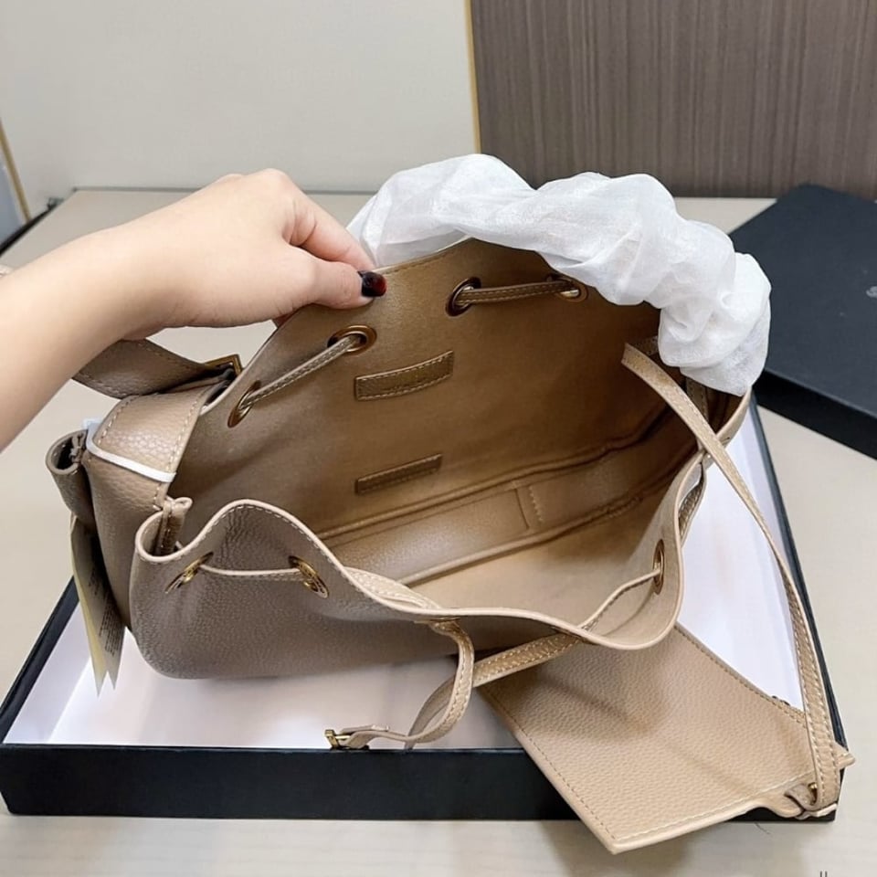 Saint Laurent Paris Vii Hobo Bag Beige 30Cm view 5