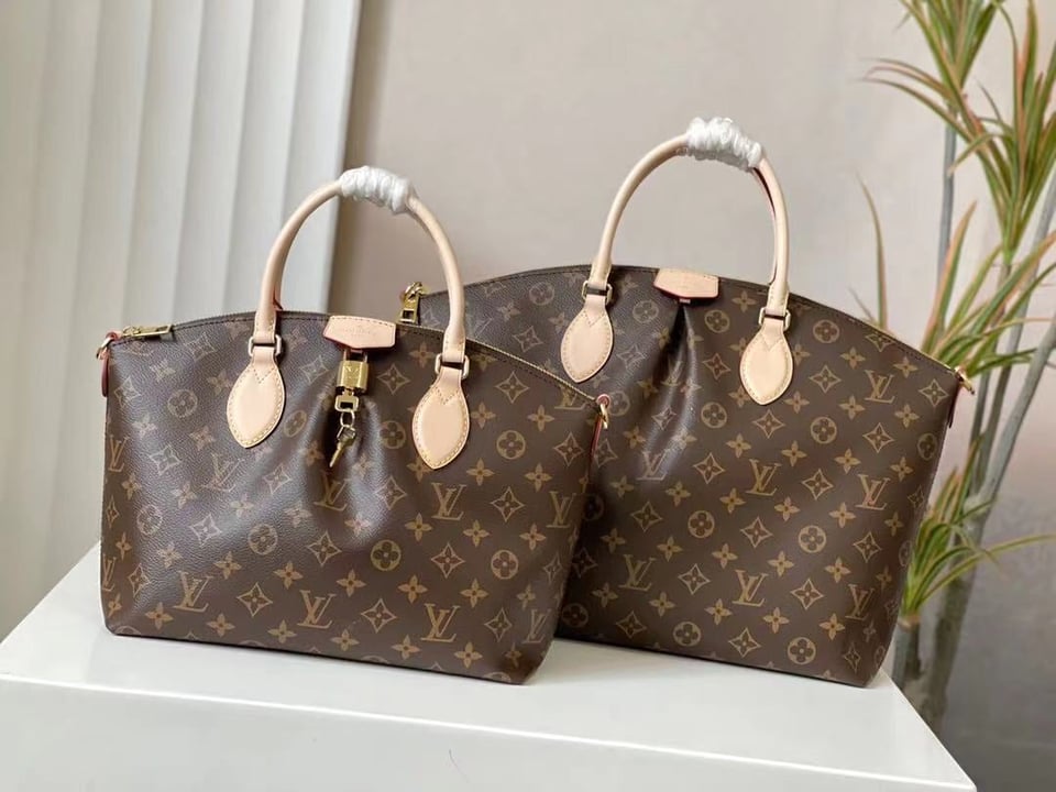 Louis Vuitton Bo Tie Mm 31Cm view 11