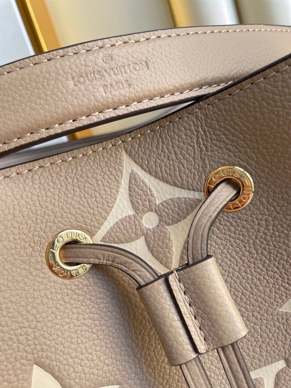 Louis Vuitton Néonoé Mm Bicolor Monogram Empreinte Leather – Women – Handbags Dove/Cream 26cm/ 10.2in view 9