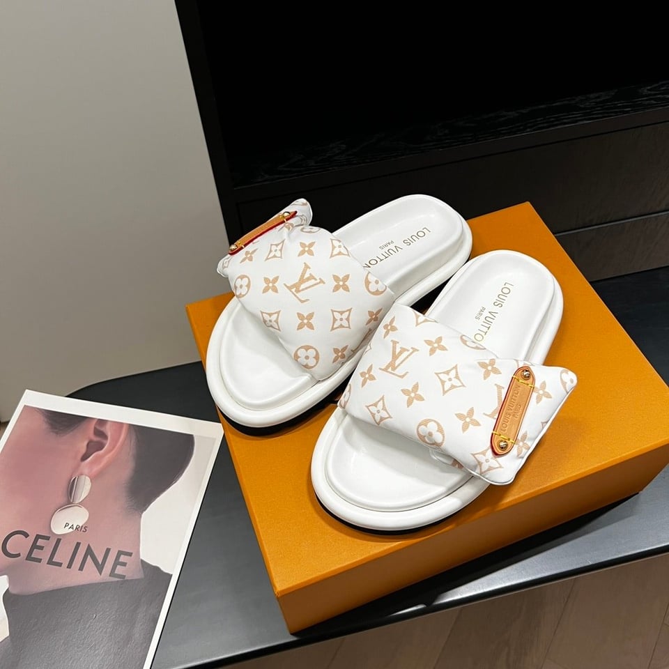 Louis Vuitton Pool Pillow Flat Comfort Mule Sandals Beige 1Acjza view 3