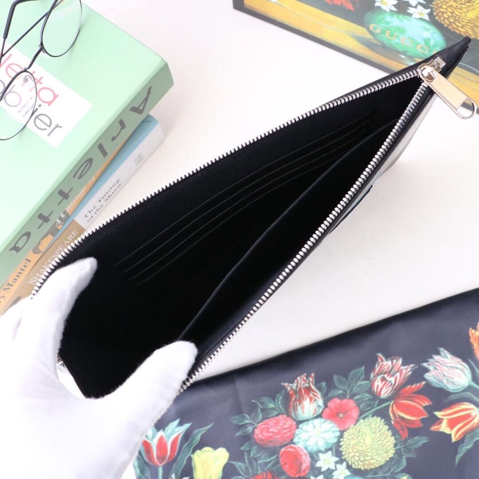 Gucci Pouch in Black With Blade Embroidery 12in/31cm For Men view 5