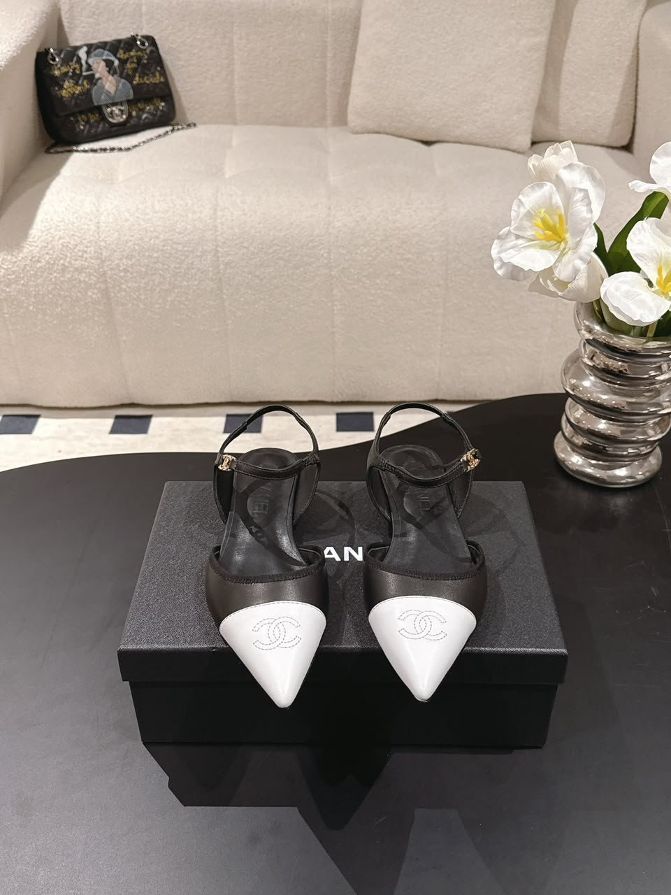 Chanel Chanel Pointed-Toe Slingbacks Black &amp; White Lambskin G39828 view 3