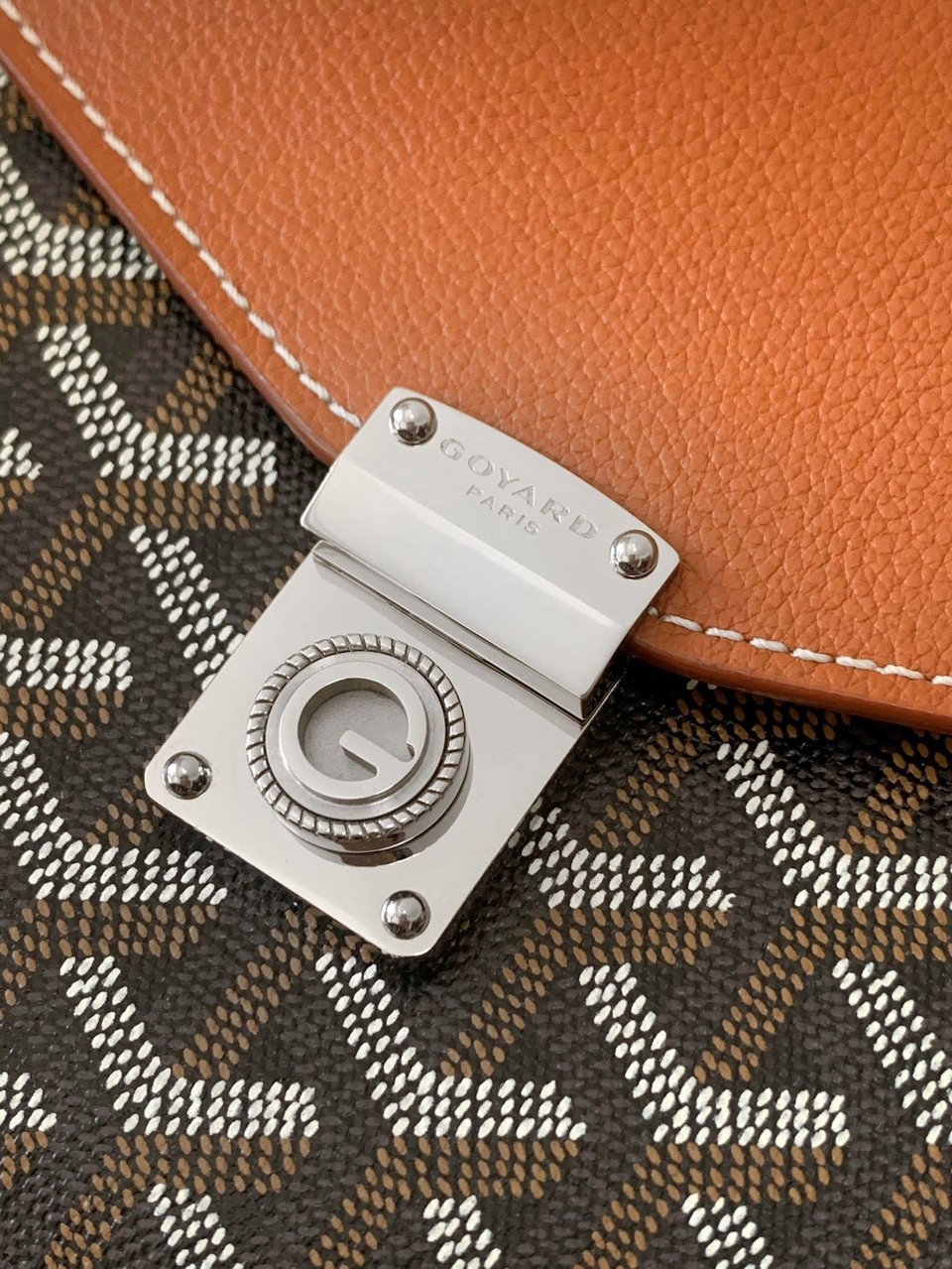 Goyard Chypre Wallet-Pouch 21 Cm Black Goyardine Canvas And Tan Calfskin view 10