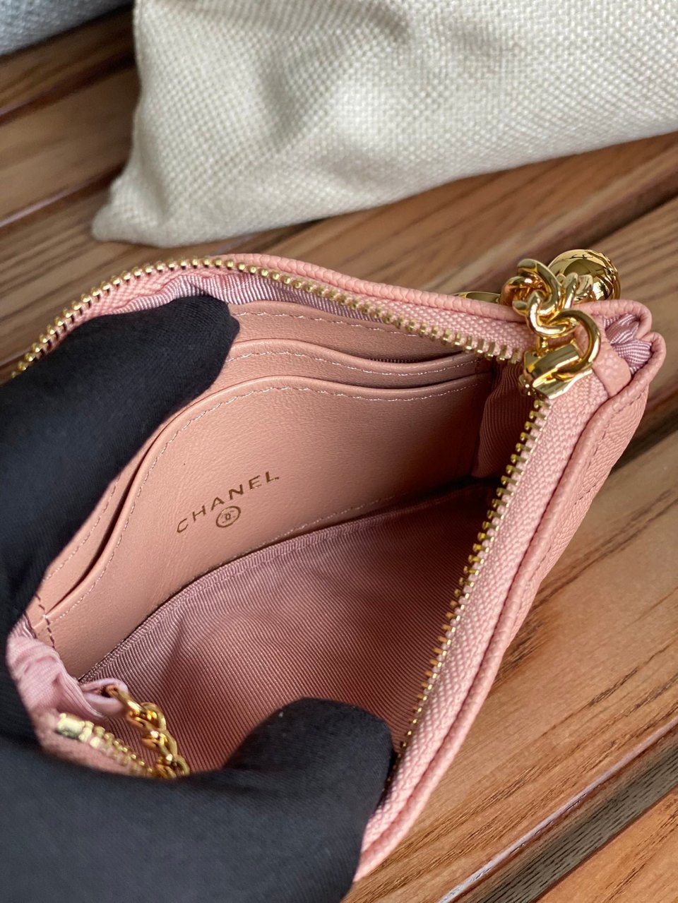 Chanel Zipped Wallet 14Cm Light Pink Caviar Gold Hardware view 9
