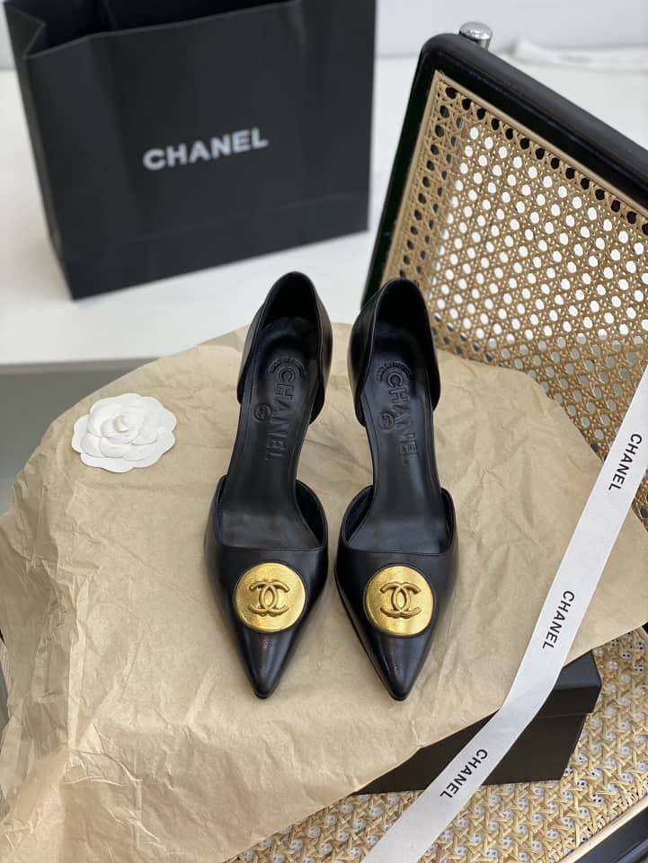 Chanel Cc Logo Heels In Black view 7