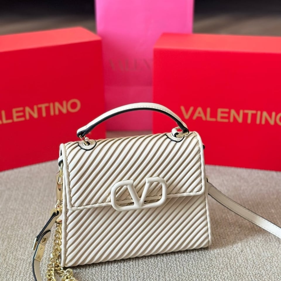 Valentino Garavani Small Vsling Handbag White 20Cm view 3