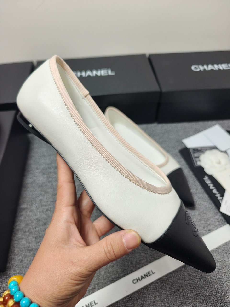 Chanel Pointed-Toe Ballerina Flats / Calfskin &amp; Grosgrain G39786 view 2