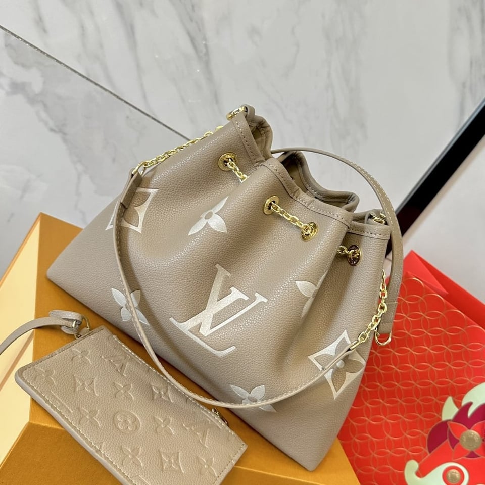 Louis Vuitton Summer Bundle Bag Tourterelle Grey 28Cm M25453 view 4