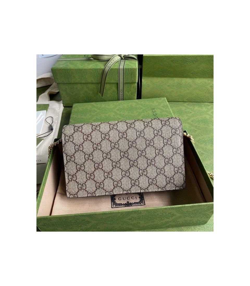 Gucci Valentine’s Day Chain Card Case Wallet view 3