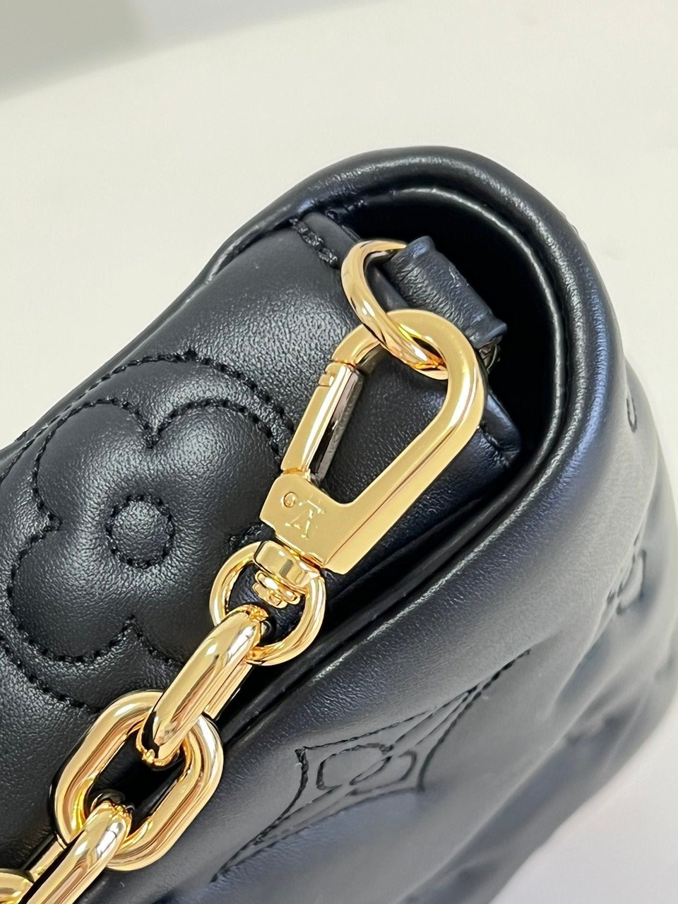 Louis Vuitton Wallet On Strap Bubblegram Black view 7