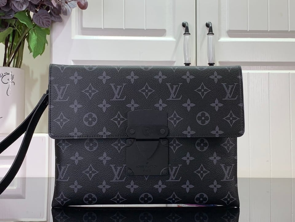 Louis Vuitton S Lock A4 Pouch Black 28Cm view 3