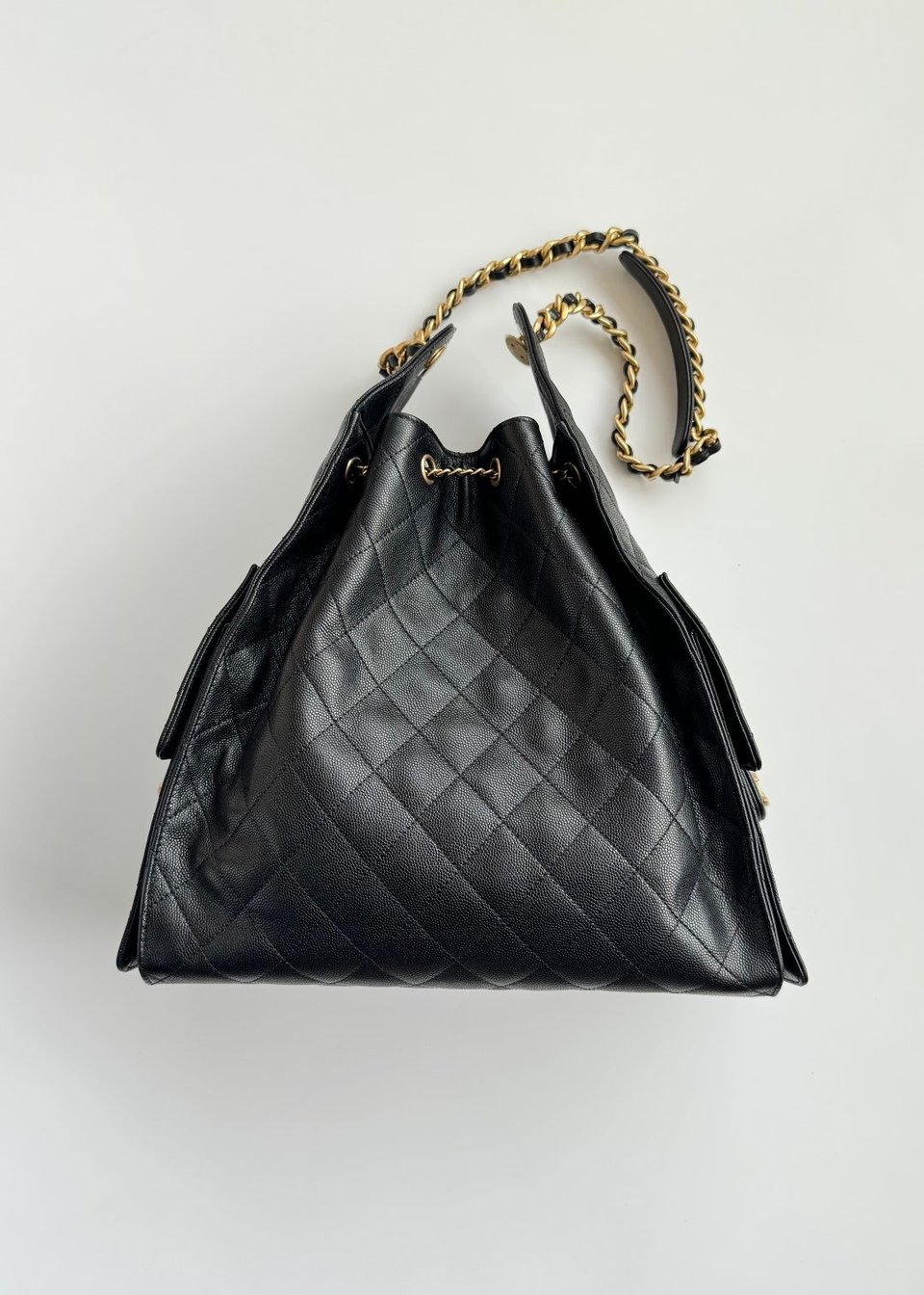 Chanel crossbody bag 25 Medium Handbag Grained Calfskin &amp; Gold-Tone Metal Black 40cm/15.7in view 4