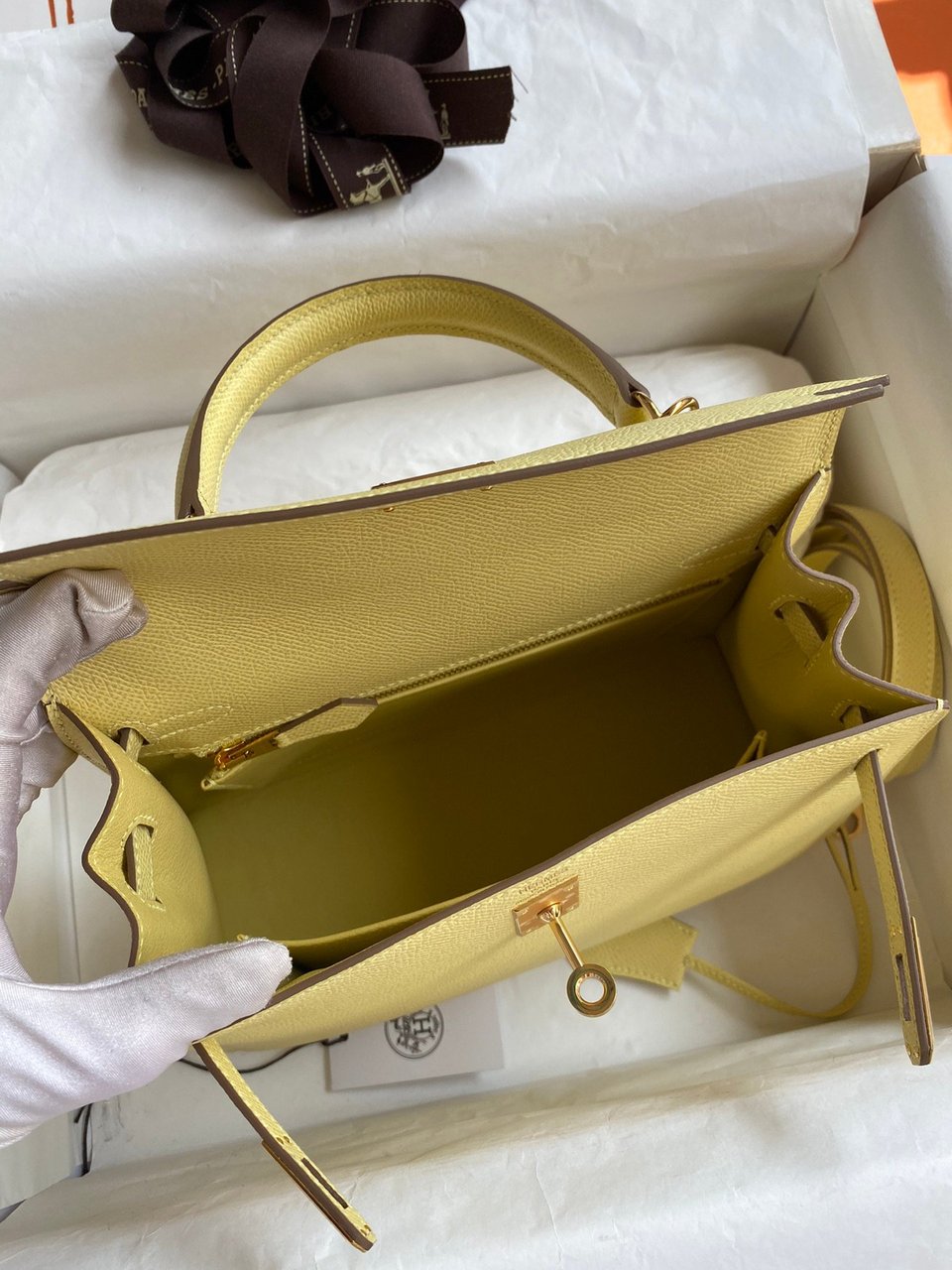 Hermes Kelly 25 Bag In Pastel Yellow Epsom Leather For Women 25cm/10in view 8