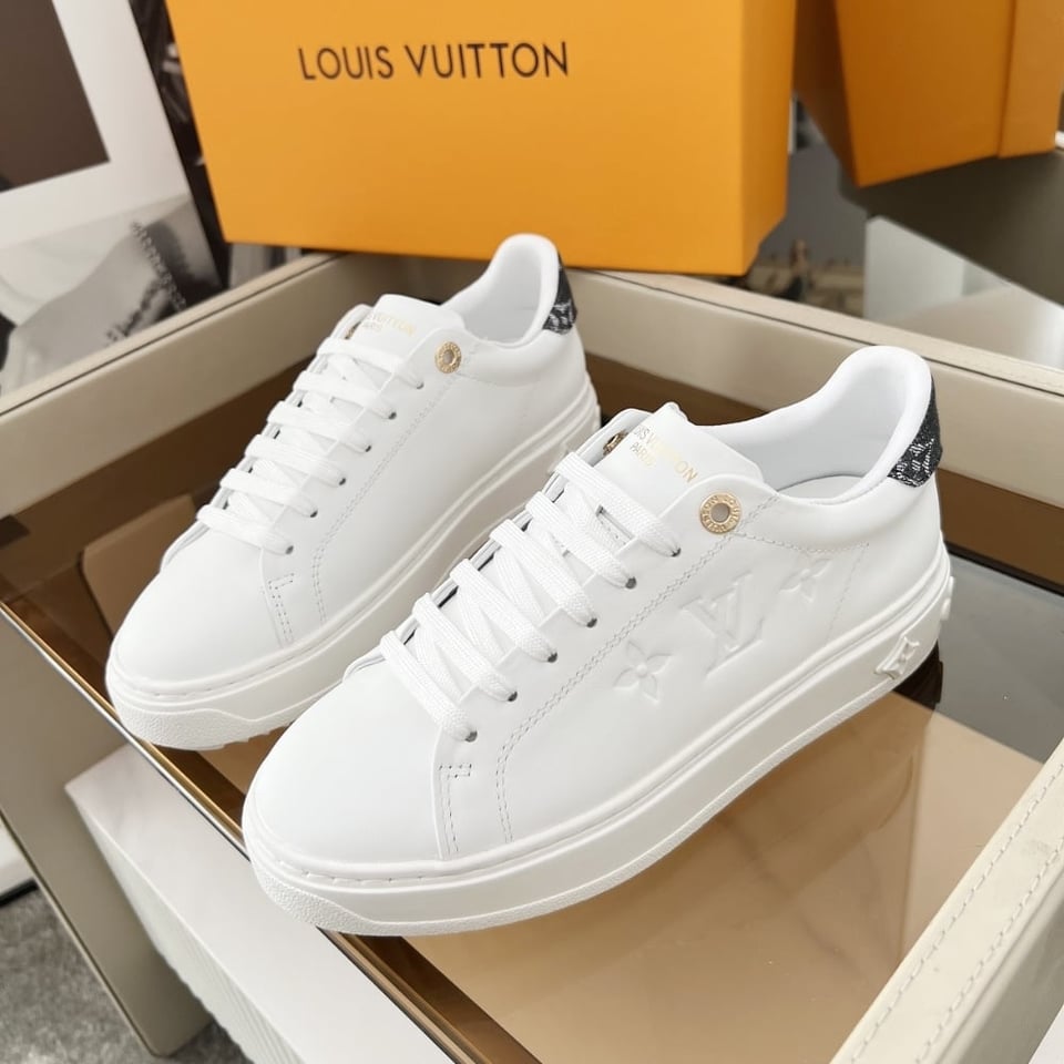 Louis Vuitton Time Out Sneaker Grey 1Aguy4 view 8