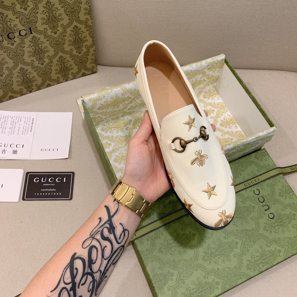 Gucci Jordaan Embroidered Bee And Starleather Loafer White view 10