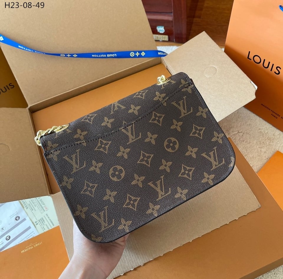 Louis Vuitton Passy Monogram Canvas 23Cm M45592 view 9