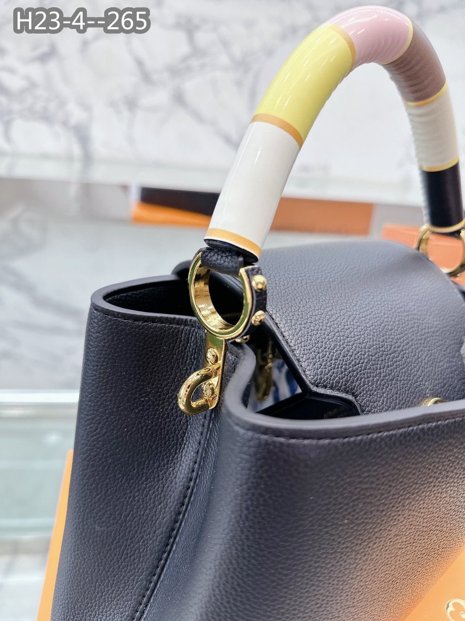 Louis Vuitton Capucines Black 27Cm M21920 view 7