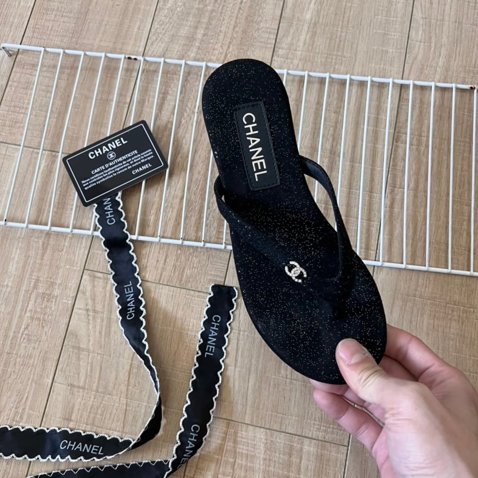 Chanel Thongs Purl Fabric With Silver Cc Logo In Black view 5