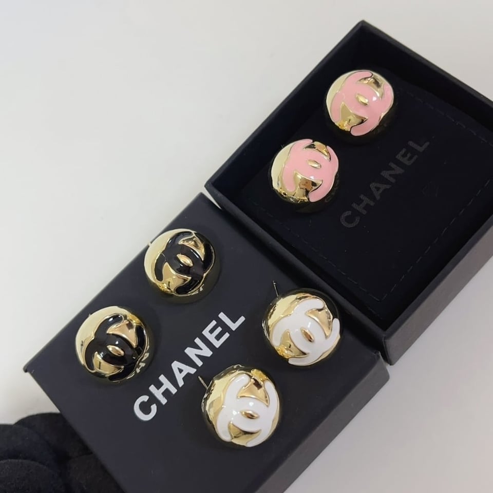 Chanel Stud Earrings Gold Black Abe810 B19198 Nacvd view 3
