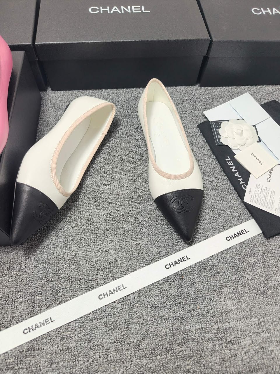 Chanel Pointed-Toe Ballerina Flats / Calfskin &amp; Grosgrain G39786 view 10
