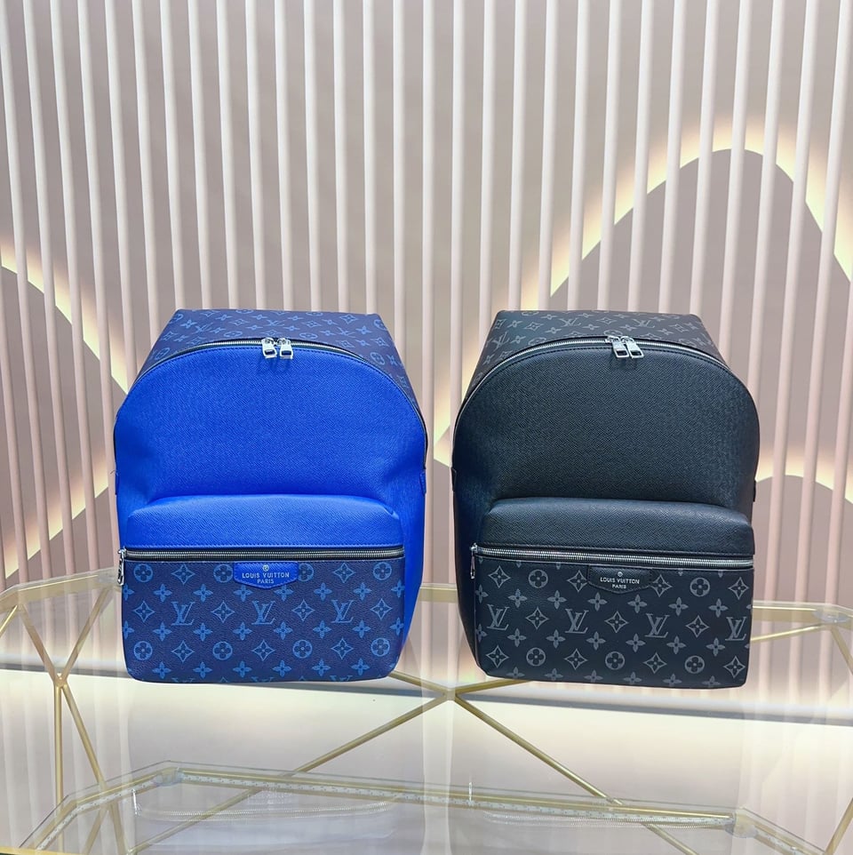 Louis Vuitton Discovery Backpack Pm Light Blue 38Cm M30229 view 4